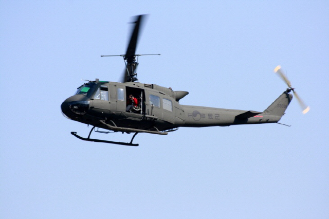 육군 주력헬기 UH-1H '전역을 명 받았습니다'