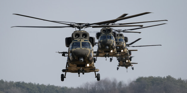 착륙 중인 국산 수리온 헬기 편대. UH-1H 전량과 500MD를 대체해 전체적인 전력 지수도 올라간 것으로 보인다.