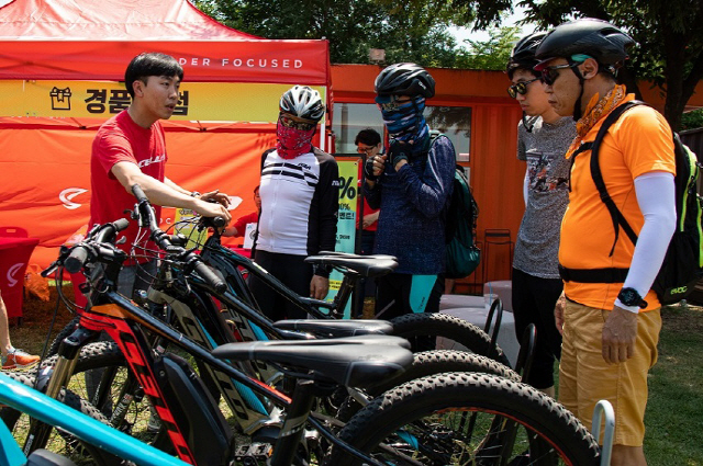전기자전거·전동 킥보드 향해 페달 밟는 자전거업체들