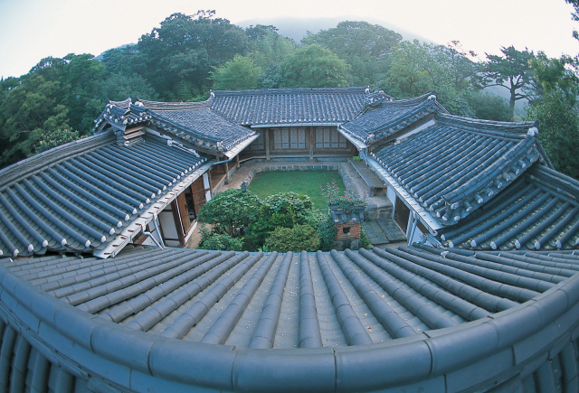 효종이 스승인 고산 윤선도에게 하사한 녹우당. /사진제공=해남군청