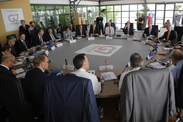 17일(현지시간) 프랑스 파리에서 G7 재무장관·중앙은행총재 회의가 열리고 있다. /파리=AP연합뉴스