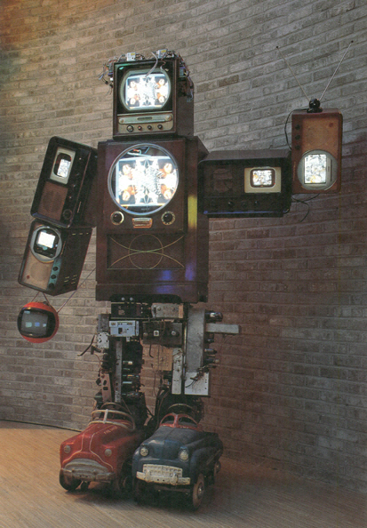 백남준이 1993년 대전엑스포 재생전시관에서 선보인 TV조각 ‘정약용’ /사진제공=갤러리현대