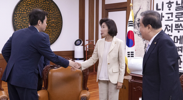 한국 “국조·해임안 중 택일” 민주 “무리한 요구”