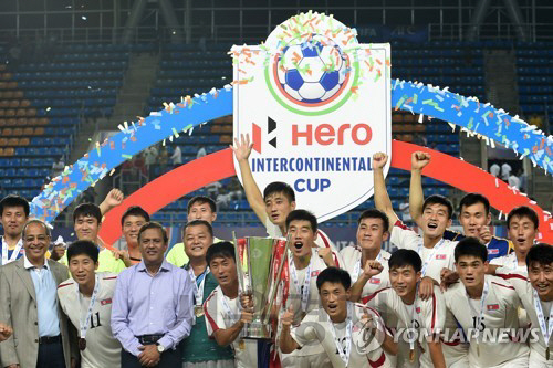 2019 히어로 인터콘티넨털컵에서 우승한 북한 축구 대표팀. /AFP연합뉴스