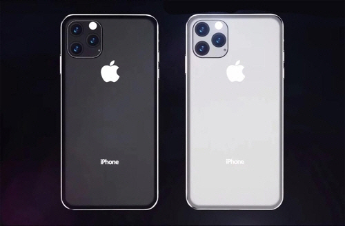 아이폰 11의 예상 렌더링 모습. 오는 9월로 예정된 아이폰11에서 애플이 자사 제품 처음으로 트리플 카메라를 채택할 예정이다. 후면 카메라 배열은 정사각형 디자인 내 삼각형으로 배치될 것으로 예상된다./BGR 캡처, 유튜브 Concepts iPhone