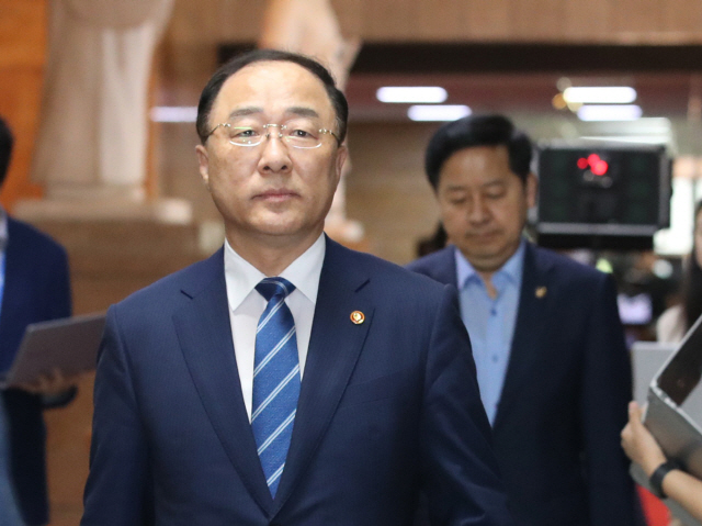 [속보] 홍남기 부총리 “우리도 역으로 日, 백색국가에서 제외”