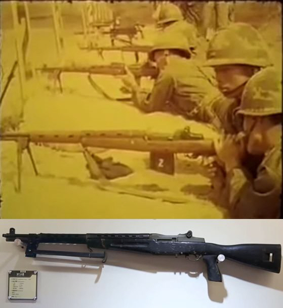 1972년 한국이 비밀리에 개발했던 예비군용 자동소총, 분대 지원화기 겸용 소총(아래)을 야전 부대에서 테스트하고 있다. 세계에서 유일한 개량형 M1 자동소총에서 한정된 예산과 주어진 여건에서도 어떻게든 자주국방력을 키우려던 의지가 엿보인다.