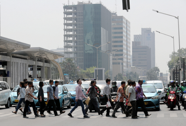인도네시아 자카르타, 대기오염에 특단 조치...2025년부터 10년 넘은 차량 금지 추진