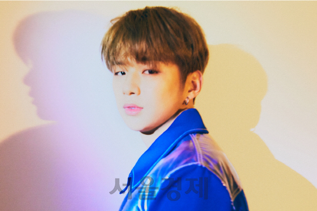 강다니엘 솔로 데뷔 앨범 ‘컬러 온 미’ 콘셉트 포토/사진제공=커넥트엔터테인먼트