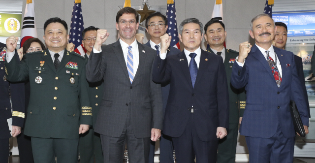 에스퍼 美국방장관 “한미동맹은 철통…동북아 평화 핵심축”