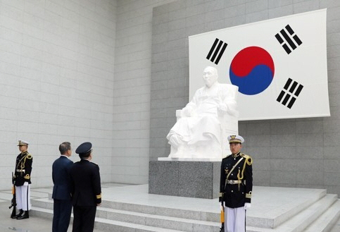 초대 경찰청장은 김구...경찰, 백범 흉상 설치 및 첫 기념식 개최