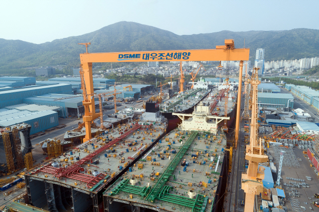 13일 영국의 조선·해운 분석기관인 클락슨리서치에 따르면 한국 조선업계가 7월애 세계 선박 수주량 1위를 차지한 것으로 나타났다. /사진제공=대우조선해양
