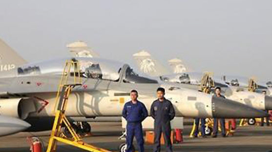 2016년 공군기지에 도열한 대만 공군의 모습./EPA연합뉴스