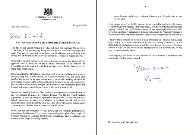 영국 정부가 19일(현지시간) 유럽연합(EU) 탈퇴 시점으로 예고한 오는 10월 31일을 기해 영국 내에서 적용되는 이동의 자유를 종료하기로 했다고 밝혔다. 사진은 영국 보리스 존슨 총리가 EU 정상회의 상임의장인 도널드 투스크에게 보낸 편지 중 첫장과 마지막 장을 스캔한 모습. 이 편지엔 북아일랜드 국경 문제와 영국이 10월 31일 EU를 탈퇴할 거라는 내용이 담긴 것으로 전해졌다. /AFP=연합뉴스