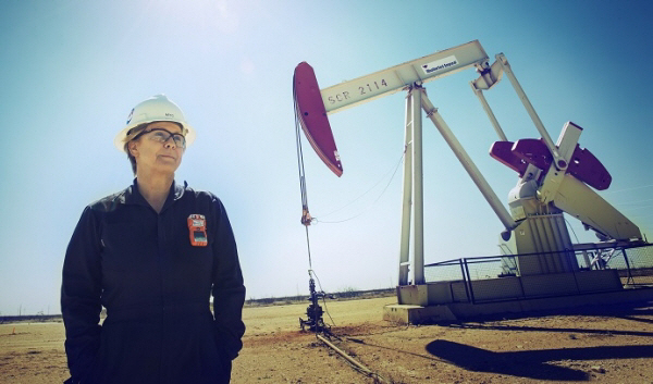 옥시덴털 석유 CEO 비키 홀럽은 석유업계에서 아주 중요한 인수계약을 이제 막 성사시켰다. 사진=포춘US