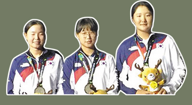 2018 자카르타·팔렘방 아시안게임 여자골프 단체전에서 은메달을 목에 건 임희정(왼쪽부터), 정윤지, 유해란.