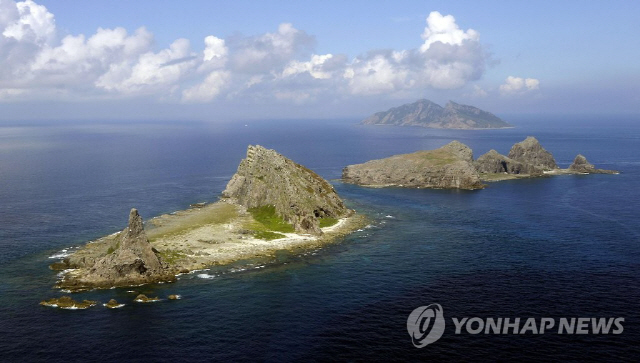 NHK는 내년 일본 경찰청이 중국과 영유권 분쟁을 빚고 있는 센카쿠열도(중국명 댜오위다오)에 경찰 전문부대를 배치할 예정이라고 2일 전했다./연합뉴스