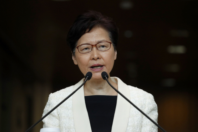 FIEL - In this Sept. 3, 2019, file photo, Hong Kong Chief Executive Carrie Lam speaks during a press conference in Hong Kong. Hong Kong‘s government has a meeting scheduled on Wednesday, Sept. 4 amid speculation leader Carrie Lam may formally withdraw an extradition bill as protesters have demanded. (AP Photo/Jae C. Hong, File)        <저작권자(c) 연합뉴스, 무단 전재-재배포 금지>
