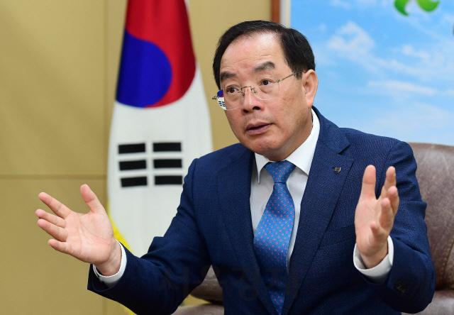 [서경이 만난 사람] 하윤수 한국교총 회장 '정치 갈등이 大入제도 침범 안돼…'교육법정주의' 회복 절실'