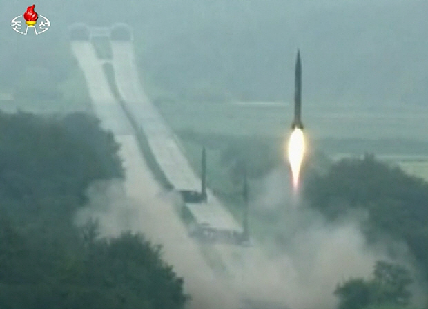 미사일이 발사되는 모습/사진=북한 조선중앙TV