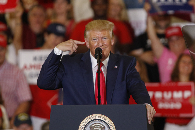 President Donald Trump speaks at a Keep  America Great rally in Fayetteville, North Carolina on September 9, 2019. Photo by Nell Redmond/UPI.        <저작권자(c) 연합뉴스, 무단 전재-재배포 금지>
