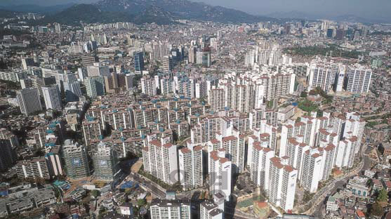 9·13 부동산대책 이후 1년…서울 거래량 줄었지만 실거래는 올라