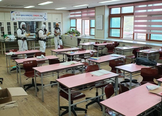 지난 4일 오전 경북 안동 한 중학교 과학실에서 유독물인 포르말린 1ℓ가 누출되는 사고가 발생했다./연합뉴스
