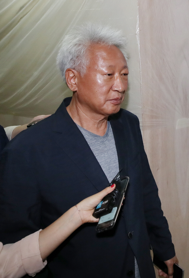 ‘위안부 매춘 발언’ 류석춘 연대 교수, 자유한국당 탈당