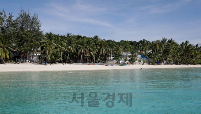 최근 한국인 관광객이 필리핀의 유명 휴양지 보라카이 섬 해변에서 노상 방뇨를 하다 경찰에 붙잡혔다./연합뉴스