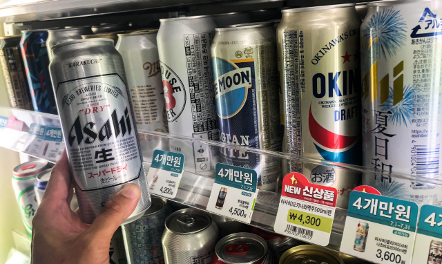 서울 시내의 한 편의점에 진열된 일본 수입 맥주 모습./연합뉴스