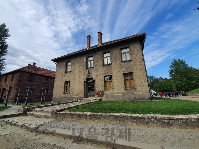 아우슈비츠 수용소 건물.