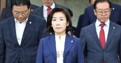 한국당 “조국 일가는 ‘황제 가족’…민주당, 국정조사 수용하라”