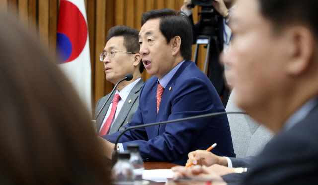 김성태(가운데) 자유한국당 의원/연합뉴스
