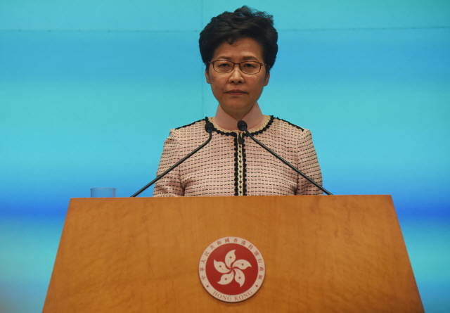 캐리람 홍콩 장관 '모든 홍콩인 집 갖게 할 것'...주택공급 확대 발표