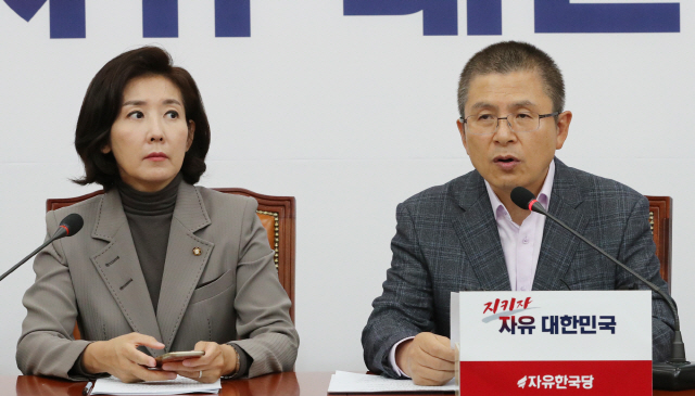 '조국 공세' 후속 카드 찾는 한국당