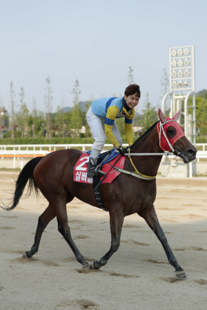 유승완 기수와 실버울프. /사진제공=한국마사회