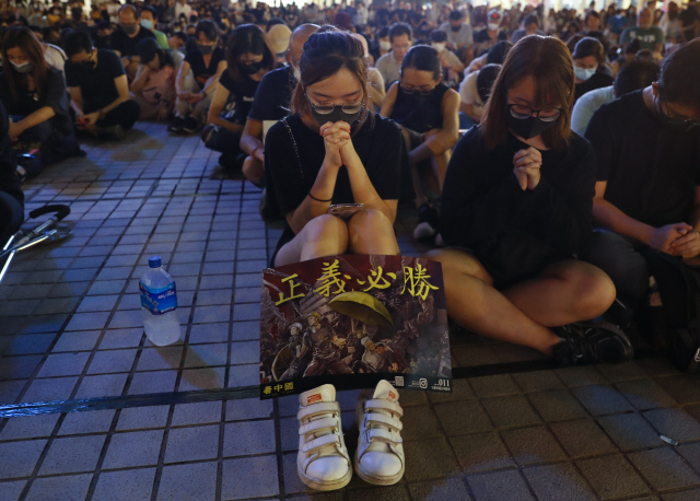 홍콩의 민주화를 요구하는 시위가 19일 센트럴 지역에서 진행되고 있다. /EPA연합뉴스