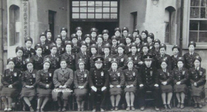 지난 1948년 12월 황현숙(첫째줄 왼쪽 다섯번째) 치안국 여자경찰과장의 인천여자경찰서 순시 기념사진. /사진제공=경찰청