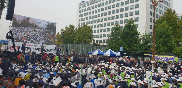 '타다 퇴출' 택시기사 1만명 집결..박홍근 의원, 24일 여객운수법 개정안 발의