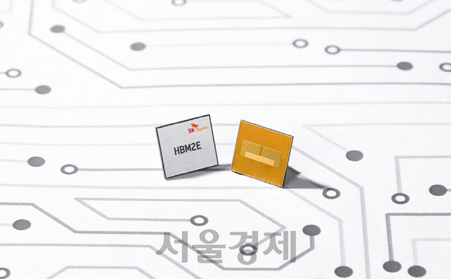 SK하이닉스가 개발한 업계 최고속 HBM2E D램