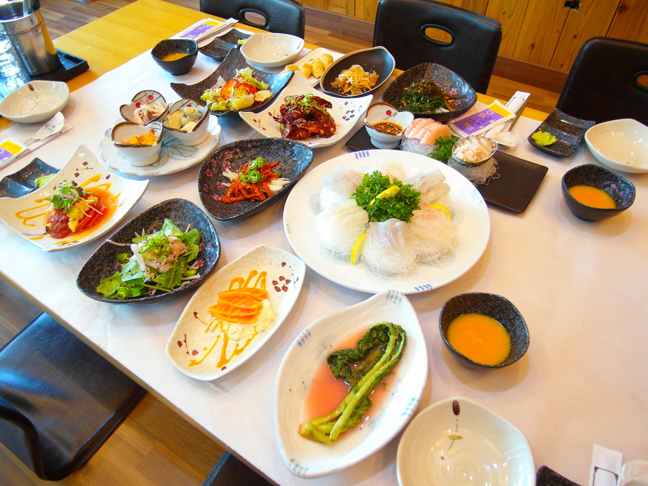 여수 오동도 게장 한정식 맛집 '동백회관', 관광객은 물론 현지인까지 사로잡아 문전성시 | 서울경제