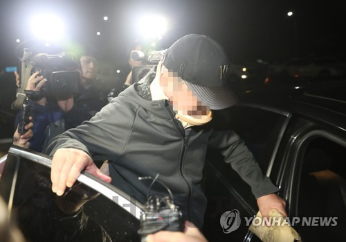 조국 전 법무부 장관 동생 조모씨가 지난 9일 구속영장이 기각되자 경기 의왕 서울구치소를 나서고 있다. /연합뉴스