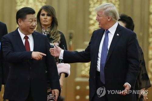 도널드 트럼프(오른쪽) 미 대통령과 시진핑 중국 국가주석 /연합뉴스