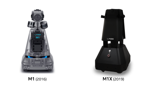 네이버랩스가 2016년 공개했던 매핑로봇 ‘M1’(왼쪽)과 후속 모델로 올해 개발한 ‘M1X’. M1X는 이동중 진동을 줄여 전작보다 더 정밀하게 실내지도를 제작할 수 있다. /사진제공=네이버