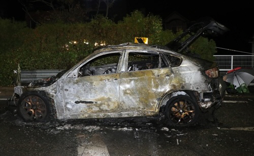 '또 화재 공포 이어지나' BMW X6 차량 불…'엔진룸서 연기'