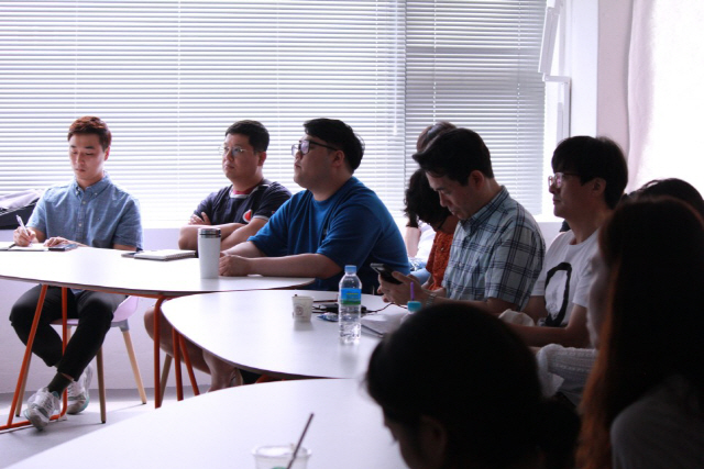 서울 관악구 낙성벤처밸리 창업공간에서 대학생들이 창업생태계 교육을 듣고 있다.   /사진제공=관악구