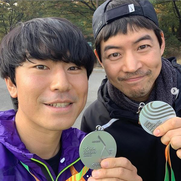 이시언, 이상윤·안재홍·박나래와 10km 마라톤 완주 인증샷..'역사를 쓰다'