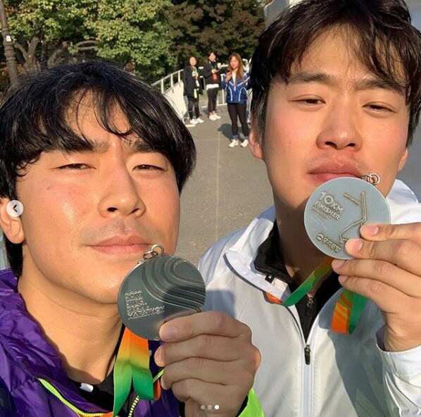 이시언, 이상윤·안재홍·박나래와 10km 마라톤 완주 인증샷..'역사를 쓰다'