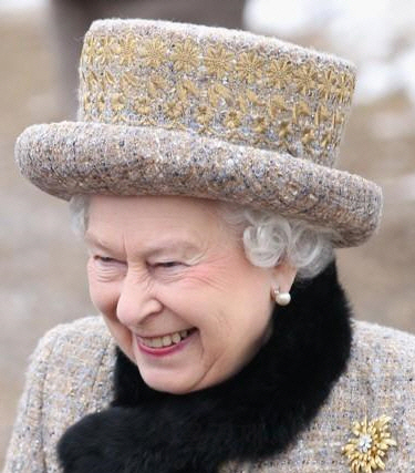 엘리자베스 여왕도 ‘인조모피’ 입는다…동물단체 환영