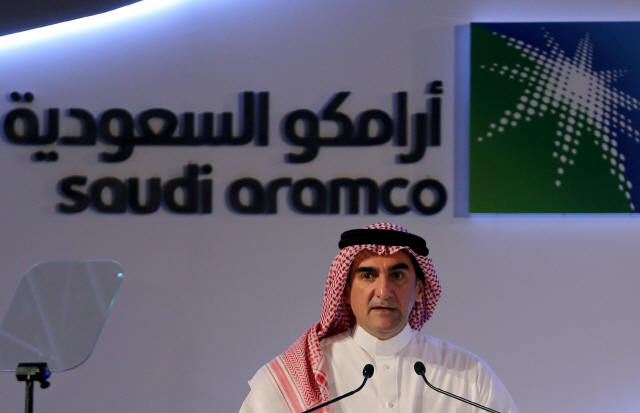 야세르 알루마얀 아람코 최고경영자(CEO)가 3일(현지시간) 사우디아라비아에서 열린 한 회의에서 발언하고 있다./다란=로이터연합뉴스